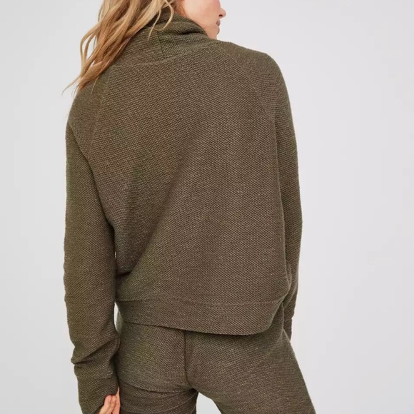 (#47) AERIE Offline Mock Neck Sweatshirt - Picture 3 of 5